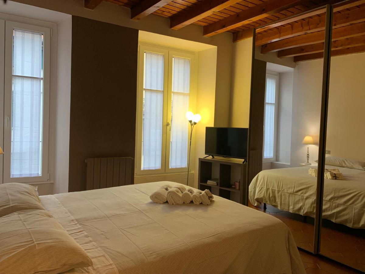 Studio Apartment Una Finestra Su Como Exterior photo