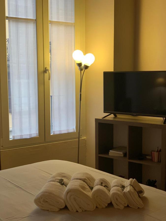 Studio Apartment Una Finestra Su Como Exterior photo