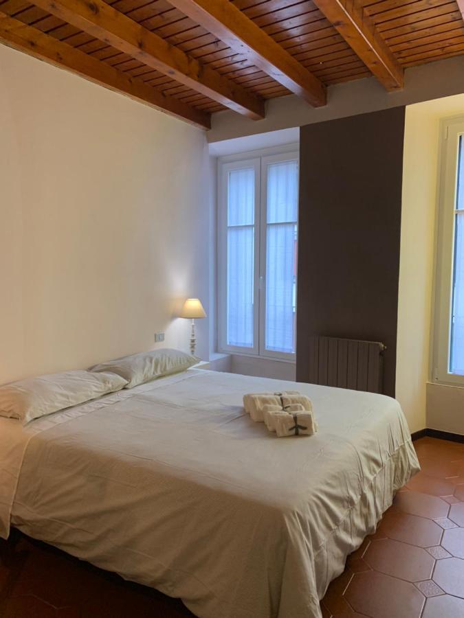 Studio Apartment Una Finestra Su Como Exterior photo