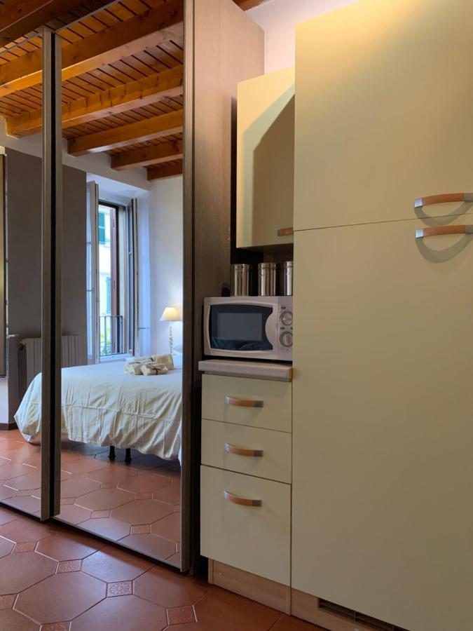 Studio Apartment Una Finestra Su Como Exterior photo
